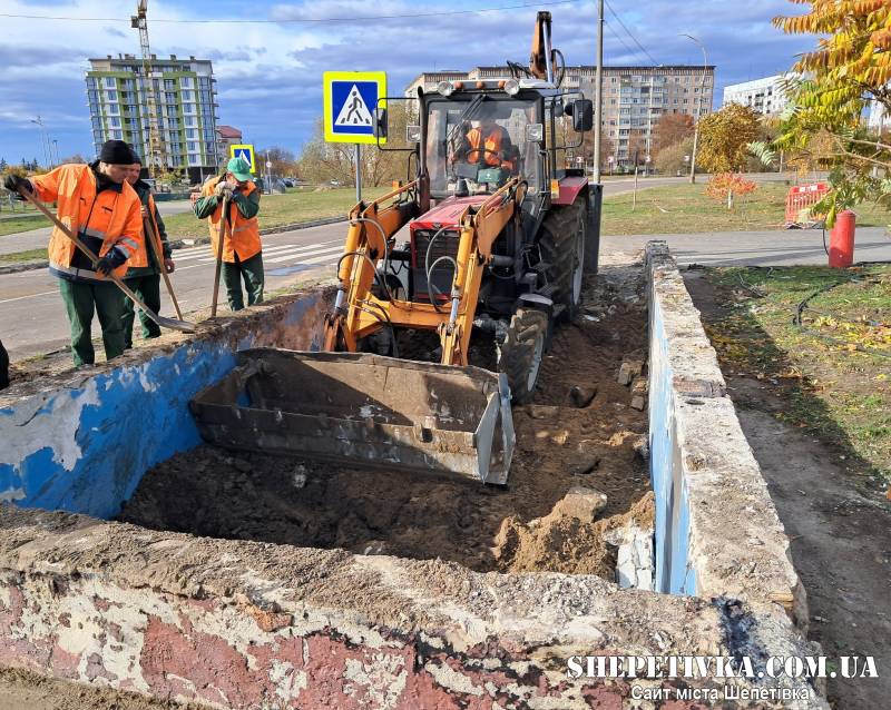 Ні дня не функціонував за призначення: у Нетішині засипали підземний перехід