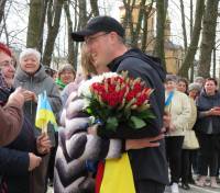 Гриців зустрічав звільненого із ворожого полону Тараса Паламарчука