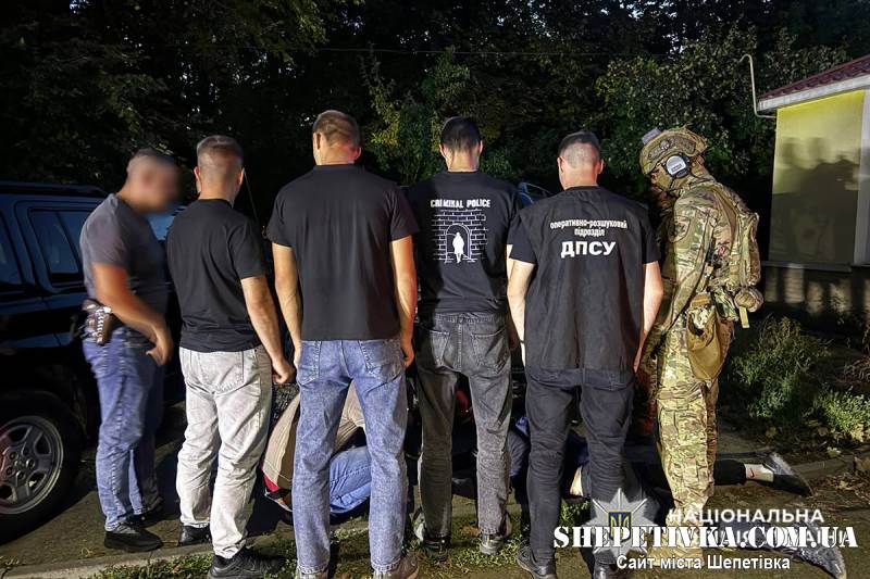 Переправлення до Румунії за $6300: затримали 23-річного організатора схеми для ухилянтів (відео)