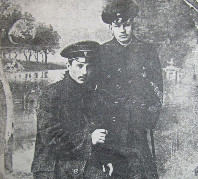 Голуб Семен Іванович (ліворуч)