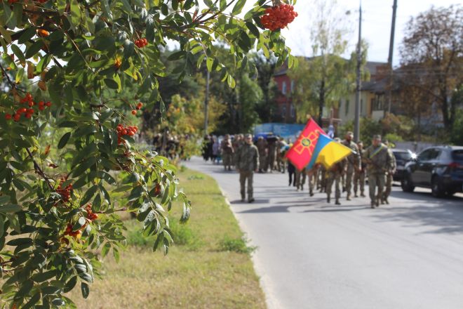 Славутчани проводжали в останню земну дорогу відважного земляка Мельника Андрія Леонідовича