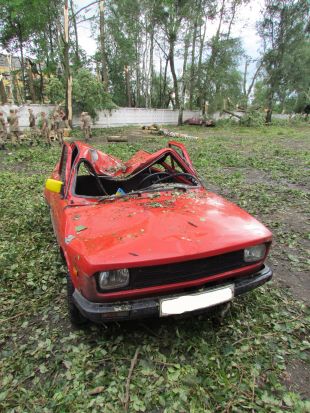 Місто ліквідовує наслідки буревію