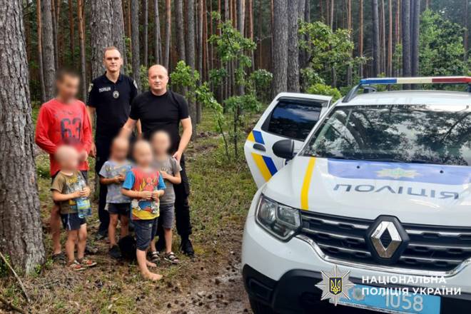 Майже добу розшукували тата з чотирма дітьми: переселенці заблукали в лісі