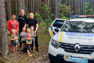 Майже добу розшукували тата з чотирма дітьми: переселенці заблукали в лісі