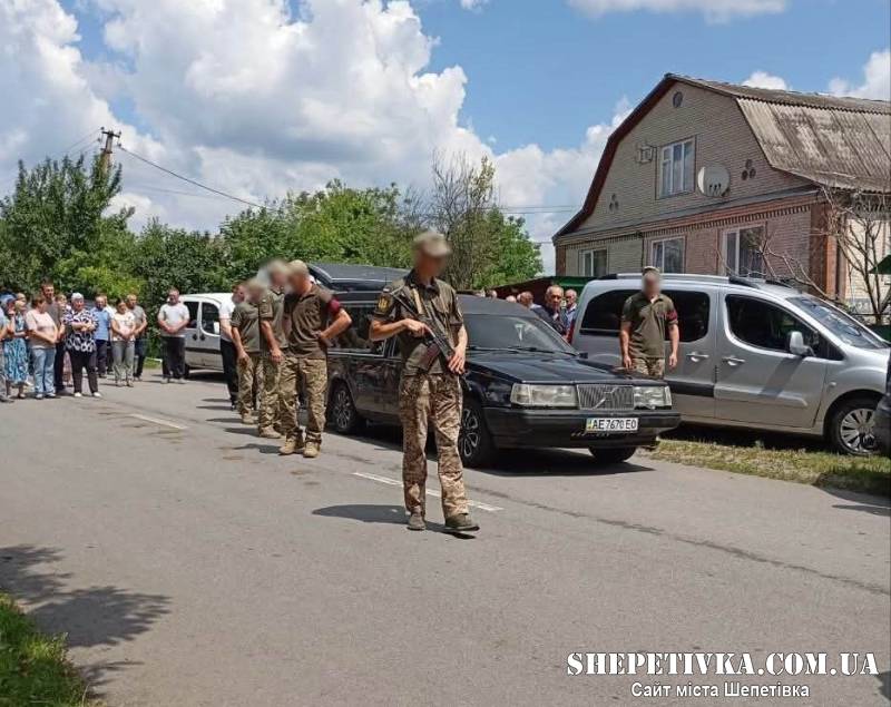 У Полонській громаді попрощалися з ветераном ЗСУ Миколою Козловським