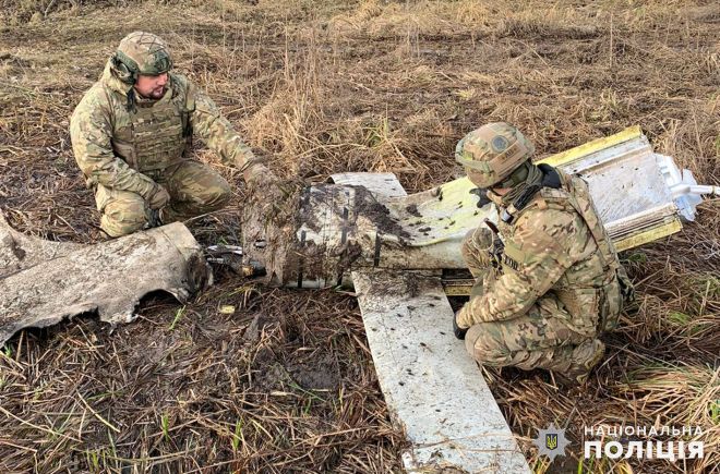 Вибухотехніки показали як знешкоджують залишки ракет та безпілотників, що збили над Хмельниччиною