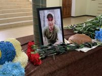 Слідчі досі розбираються кого поховали у Славуті замість воїна Івана Стасюка