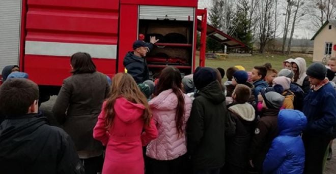 У Городнявці, Михайлючці та Червоному Цвіту пожежники провели акцію для дітей