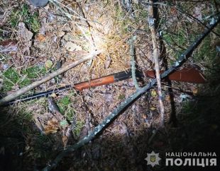 Поліцейські розшукали "снайпера", який обстрілював автівки на автошляху Р-49 "Васьковичі-Шепетівка"