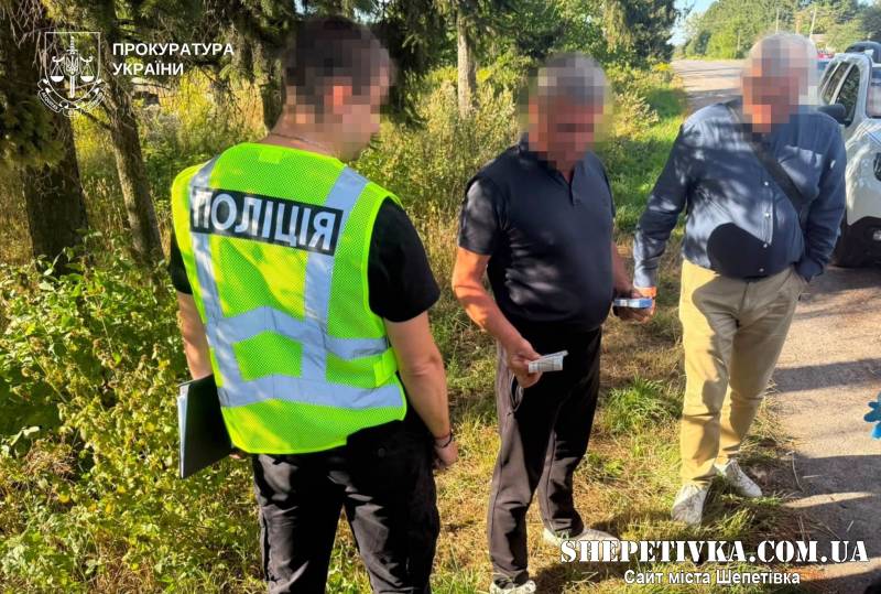 100 тисяч «відкату» за ремонт даху адмінбудівлі: голові сільради оголосили підозру та відсторонили від посади