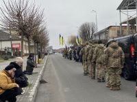 У Полонській громаді прощались із захисником Огойком Вадимом