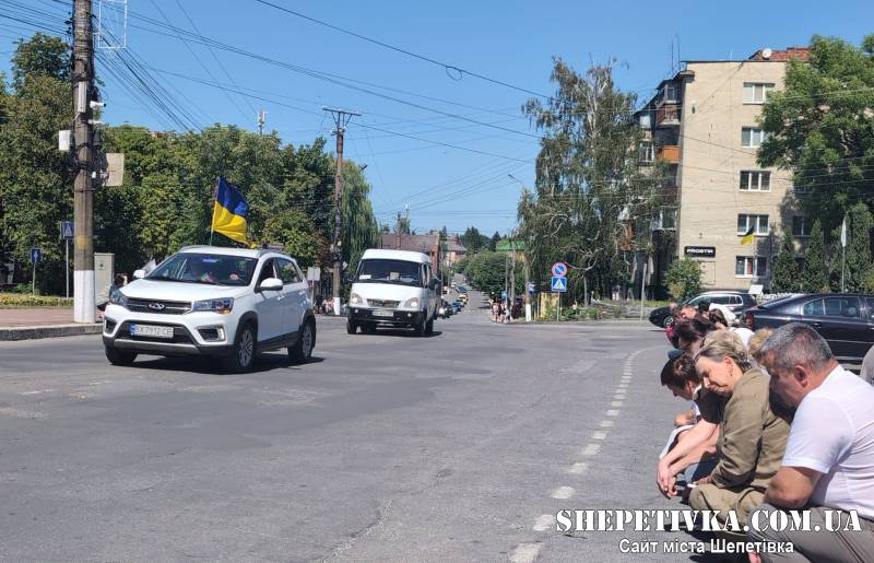 У Славуті попрощалися із Захисником України, старшим солдатом Олександром Арещенковим