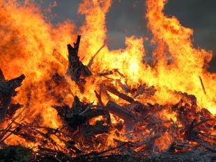 Протягом минулої доби вогнеборцям Шепетівщини довелось ліквідовувати три пожежі