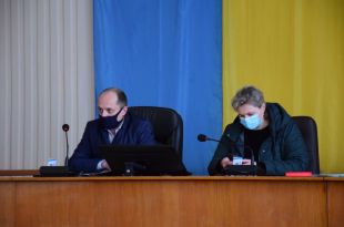 Припинили опалювальний сезон у лікарні, обмежили рух на міське кладовище та дозволили ремонт зупинки на Залізничній