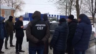 СБУ у Шепетівці затримала на хабарі керівництво виправної установи