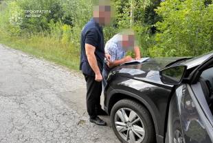 Шкода понад 380 тис грн: деталі зловживання службовим становищем мером Полонного