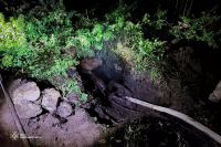 На Шепетівщині рятували коня, який потрапив у яму (відео)