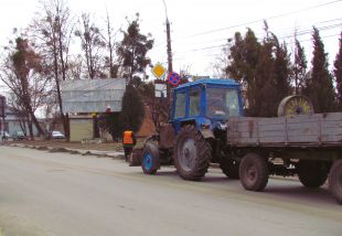Працівники благоустрою почали санітарне прибирання міста після зими