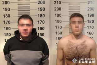 У Старокостянтинові спіймали на гарячому гастролерів-наркоторговців