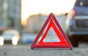 У Славуті водій мікроавтобуса наїхав заднім ходом на пенсіонерку