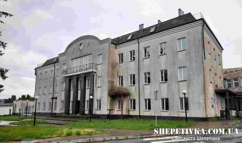 На торги виставили Славутський комбінат &quot;Будфарфор&quot;