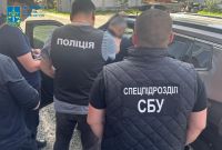8 000 доларів хабаря за розміщення МАФів: на Хмельниччині правоохоронці викрили посадовця