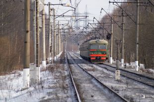 Поїзди до Шепетівки запізнювались через обледеніння електромереж