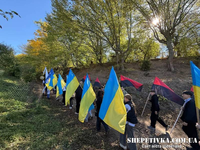 Довірена особа Романа Шухевича Марія Римик: біля Бережан освятили меморіальну композицію