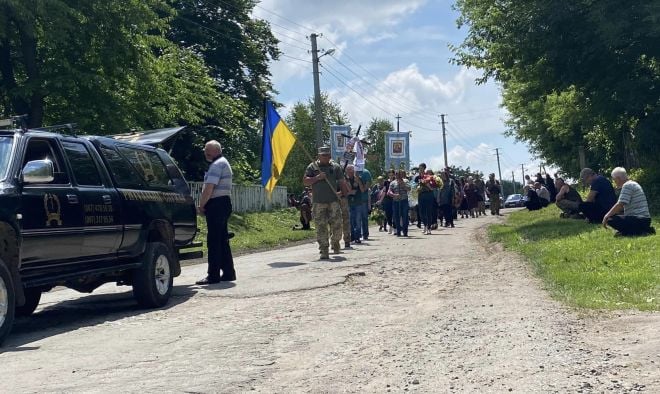 На Шепетівщині попрощались із захисником та батьком трьох дітей Беспаловим Олексієм Вікторовичем