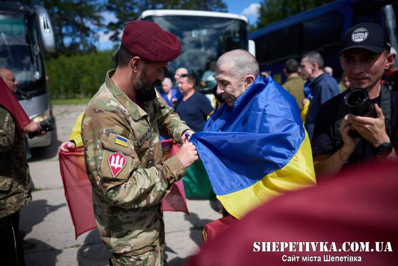 76-й обмін полоненими: з російської неволі повернулися 160 Захисників, троє з Хмельниччини