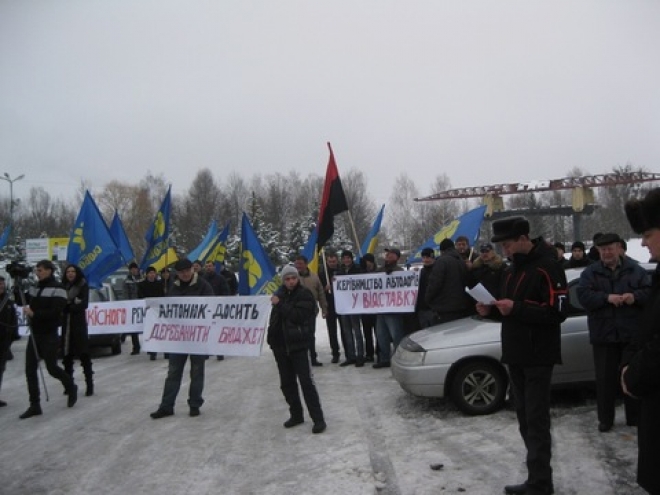 Водії протестували проти жахливого стану доріг