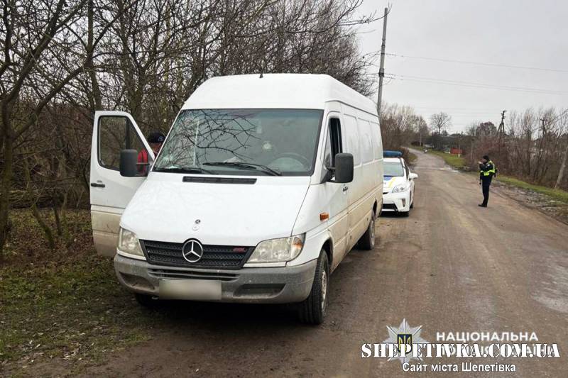 На Шепетівщині 1000 доларів США не врятували нетверезого водія мікроавтобуса