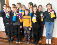 У Музеї пропаганди учнів гімназії № 6 вчили виготовляти ганчіркову ляльку