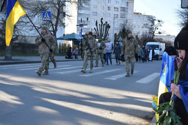 9 місяців шукали «Апостола»: на щиті до рідної Шепетівки повернувся Михайло Павлушко
