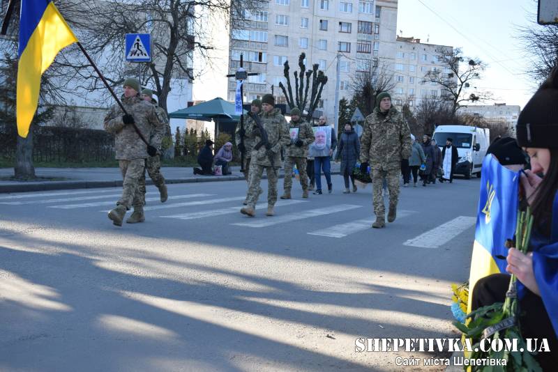 9 місяців шукали «Апостола»: на щиті до рідної Шепетівки повернувся Михайло Павлушко