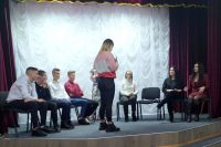 У Шепетівці хлопці та дівчата визначали хто ж зверху