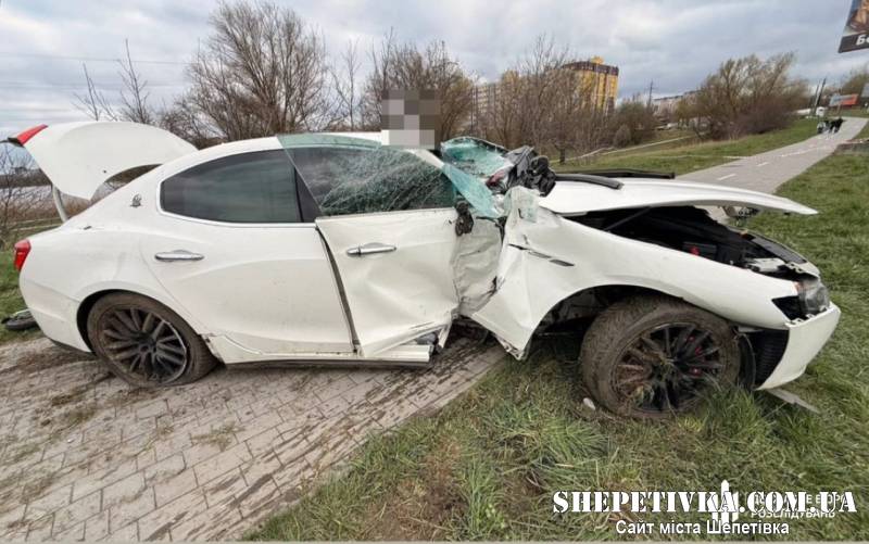 П’яний, у розшуку та без прав: дезертира затримали після аварії зі стовпом