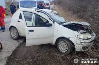На Шепетівщині автомобіль влетів у дерево: водій загинув