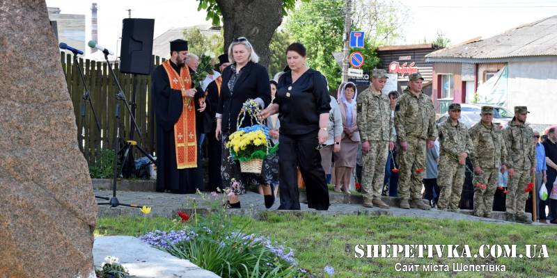 Від сталінського терору до сучасного рашизму: у Шепетівці вшанували пам’ять жертв політичних репресій
