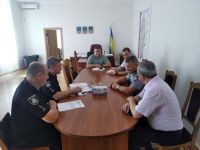 Доки чиновники обговорюють рух вантажівок у спеку, Шепетівкою їздять цілі колони