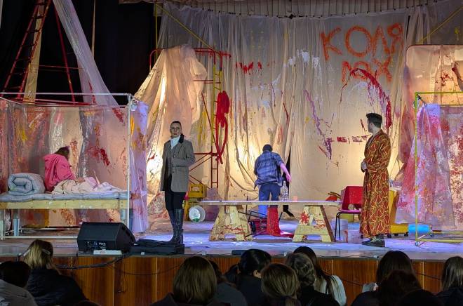 Анна Саліванчук вперше за 10 років приїхала до Шепетівки з виставою (відео)