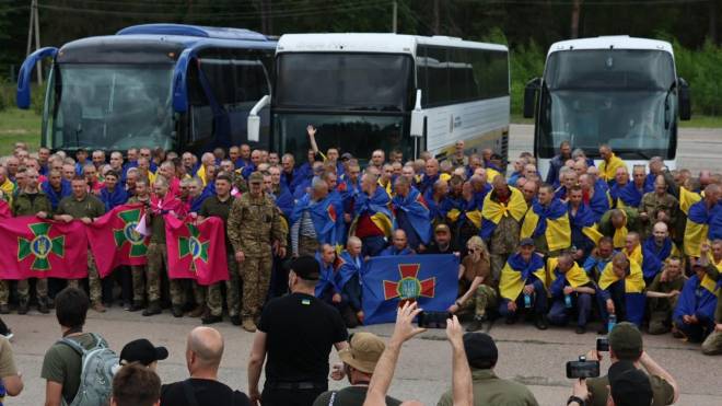 Ще двох жителів Шепетівщини вдалось повернути з полону у рамках обміну у форматі “1000 на 1000”