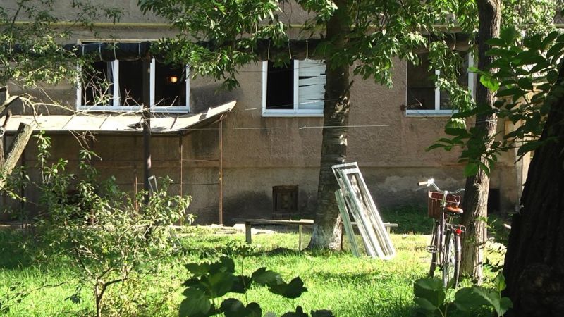 После ракетного удара: как шепетовчане восстанавливают собственные дома