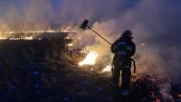 На Шепетівщині рятувальників двічі залучали до гасіння сухої рослинності