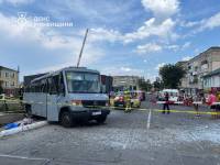 Жахлива ДТП на Рівненщині: на переїзді потяг протаранив маршрутку, є загиблі та травмовані
