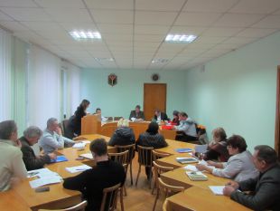 На засіданні виконавчого комітету вручили ордери на квартири батькам загиблих учасників АТО