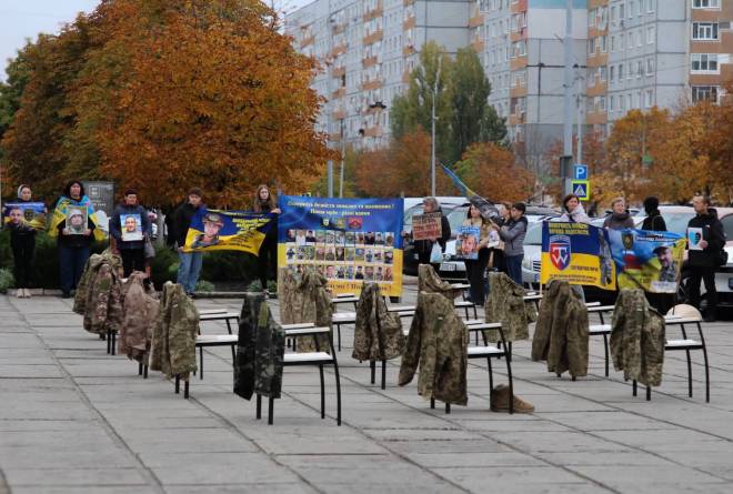 Акція надії у Нетішині: громада вийшла на підтримку військовополонених та безвісти зниклих Захисників