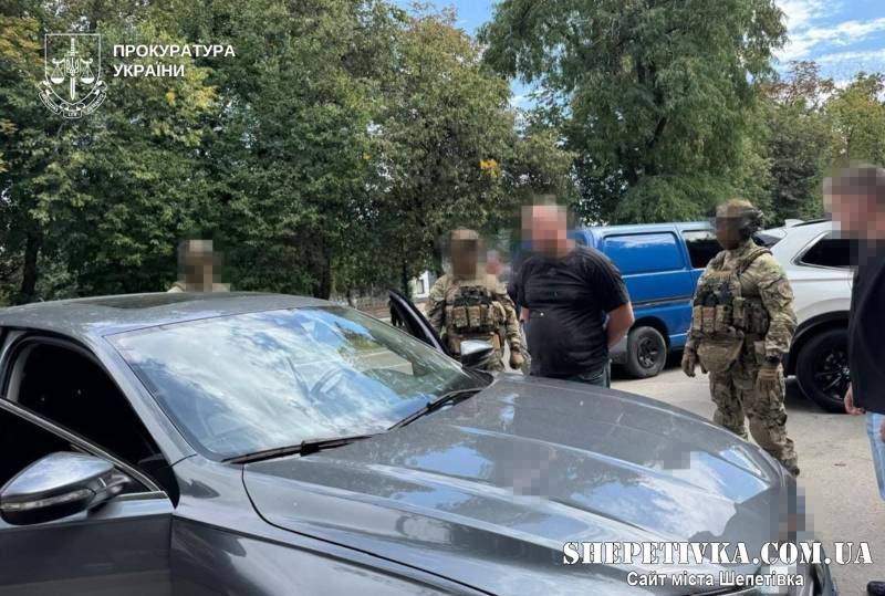 За 15 тисяч євро обіцяв вивезти до Румунії: затримали киянина за організацію схеми для військовозобов'язаного