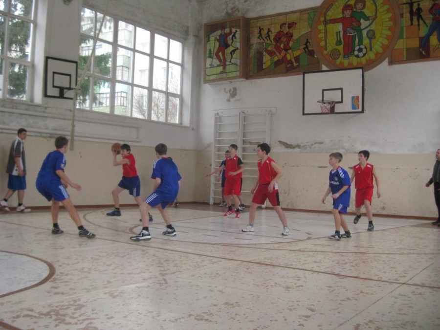 Змаганння з баскетболу серед юнаків 5-7 класів