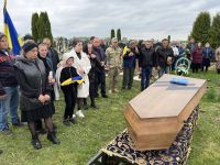 Шукали 8 місяців: на Шепетівщині до небесного війська провели Перловського Богдана